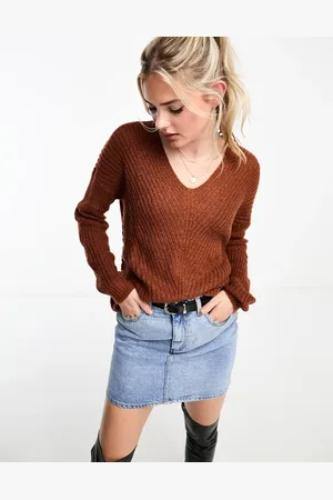 JDY Lightweight v neck jumper in -Auburn