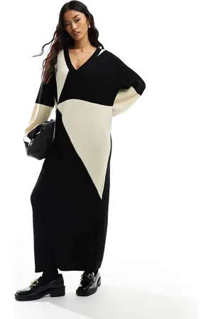 Object Kaleidoscope v neck knitted jumper dress in mono print-Black
