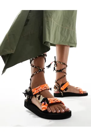 Arizona Love Trekky fluro bandana print sandals in leopard