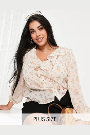 New Look Curve frill button front blouse in peach ditsy print-Navy