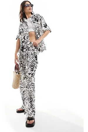 Iisla & Bird Graphic print oversized resort shirt in (part of a set)-Multi
