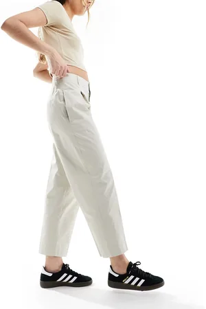 Stradivarius Tailored chinos in -Neutral