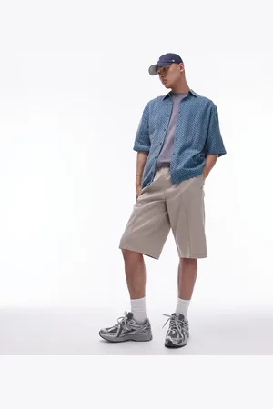 Topman Longline shorts with pintuck in -Neutral