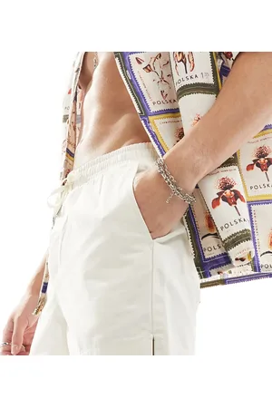 Reclaimed Chino shorts in -White