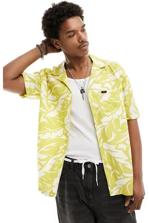 Lee Short sve revere collar leaf print shirt in