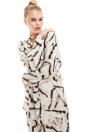 Iisla & Bird Tie dye oversized long sleeve crop beach shirt in -White