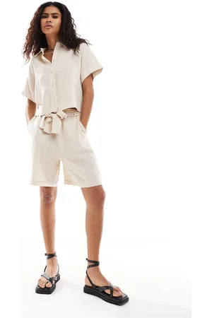 SELECTED Gulia high waist linen blend shorts in sand (part of a set)-Neutral
