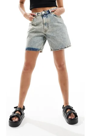 Monki Elfie regular fit denim shorts in tinted beige wash-Neutral