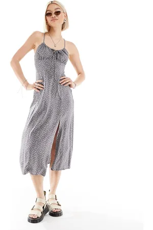 Daisy Street Cross-back strap ruched bust midi dress with split in grey ditsy-Multi
