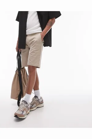 Topman Slim chino shorts in -Neutral