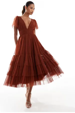 Lace & Beads Bridesmaid Madison v neck tulle midi dress in -Brown