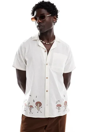 Hollister Short sleeve shirt with embroidered mushroom design in cream-White