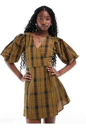 Glamorous V neck mini wrap smock dress in orange -Multi