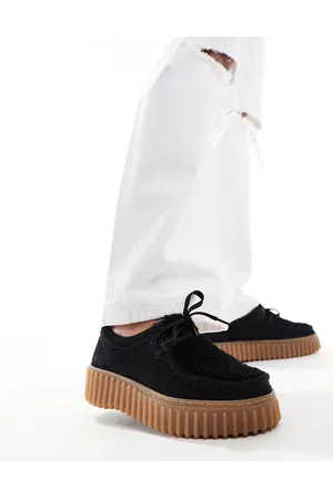 Clarks Torhill Bee shoes in with brown sole