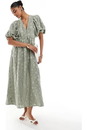& OTHER STORIES Maxi dress with volume sleeves in 3D flower jacquard-Green