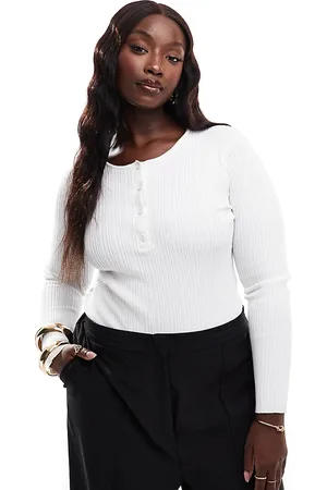 In The Style Ribbed button detail round neck body in -White