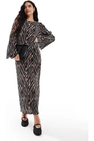 VILA Plisse maxi dress with wide sleeves in zig zag animal print
