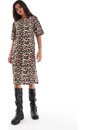 Noisy May Midi t-shirt dress in leopard print-Brown