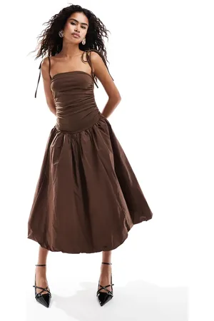 Amy Lynn Alexa shoulder tie midi dress in -Brown