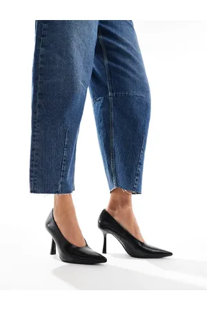 Stradivarius Heeled court shoes in