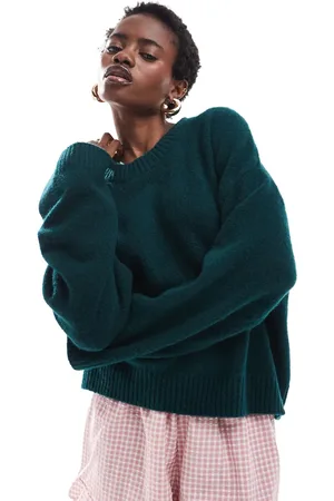 Monki Round neck relaxed knitted jumper in dark forest green