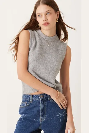 New Look Boucle knitted singlet in