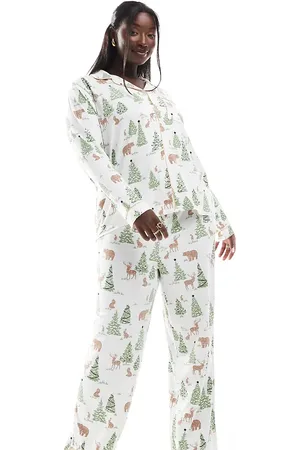 Chelsea Peers Exclusive Curve Christmas print long sleeve top and pants pyjama set in -White