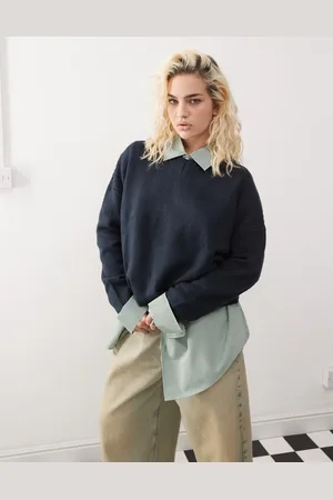 COLLUSION V neck meet and greet jumper with arm rib in navy-No colour