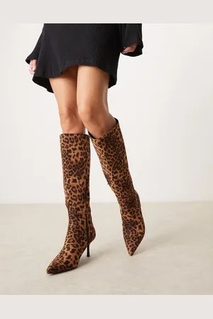 New Look Suedette knee boots in leopard print-Neutral