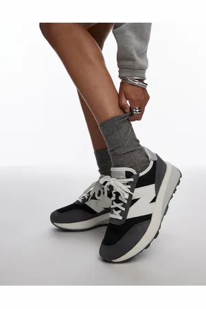 New Balance 370 sneakers in