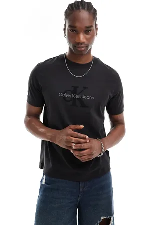 Calvin Klein Chenille monologo t-shirt in black