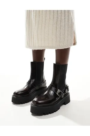 Schuh Ariah chunky buckle ankle boots in -Red