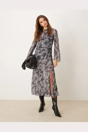 New Look Chiffon midi dress in pattern