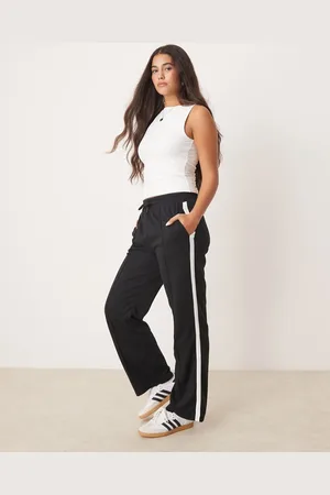 New Look Side stripe pintuck trackies in