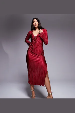 In The Style Exclusive tie front plisse maxi dress in -Red