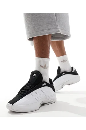 adidas IIInfinity 130 sneakers in and black