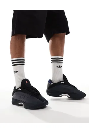 adidas IIInfinity 130 sneakers in