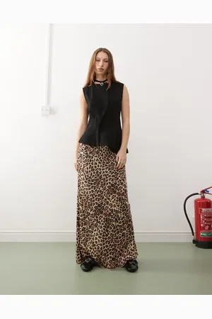 Monki Satin bias cut maxi skirt in -Brown