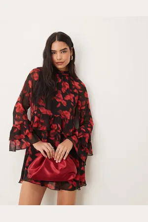 New Look Chiffon mini dress in rose print-Red