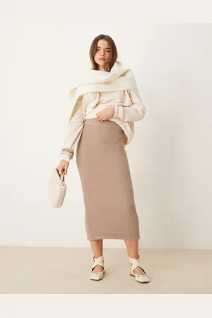 New Look Boucle midi skirt in mink-Neutral