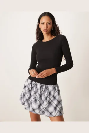New Look Bubble skirt mini dress in check print-Black