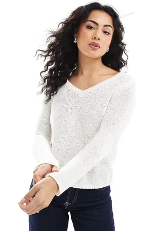 ONLY V-neck textured knitted jumper in stone-Neutral