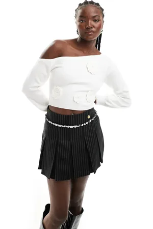 The Frolic Exclusive slouchy off shoulder flower detail jumper in -White