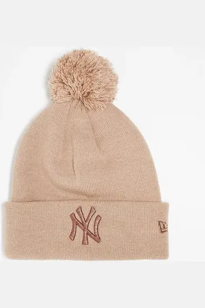 New Era NY Yankees metallic logo pom pom beanie in -Black