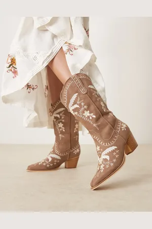 Glamorous Embroidered western knee boots in -Brown