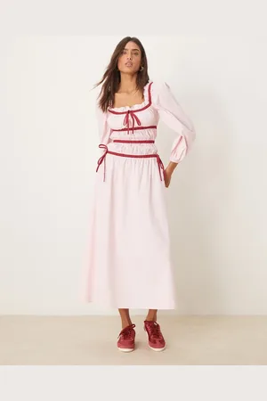 Glamorous Long sleeve square neck midaxi dress in light pink with red contrast-Multi