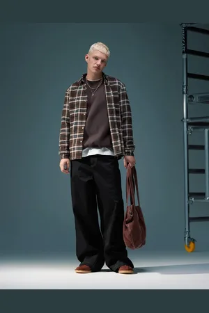 ASOS Oversized baggy pants in with back pocket detail-Brown