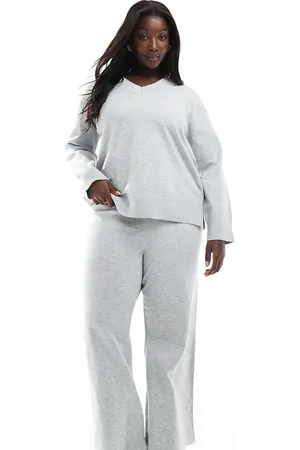 New Look New Look Curve v neck jumper in (part of a set)