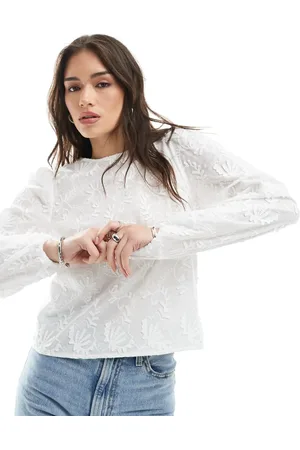 Object Long sleeve top with applique in white