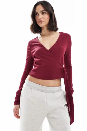 Miss Selfridge Wrap top in -Red